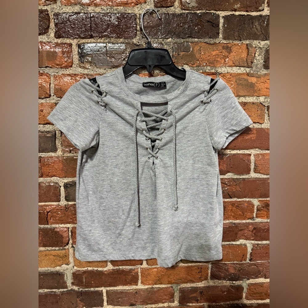 Boohoo Gray Lace-Up Women Top Size 6